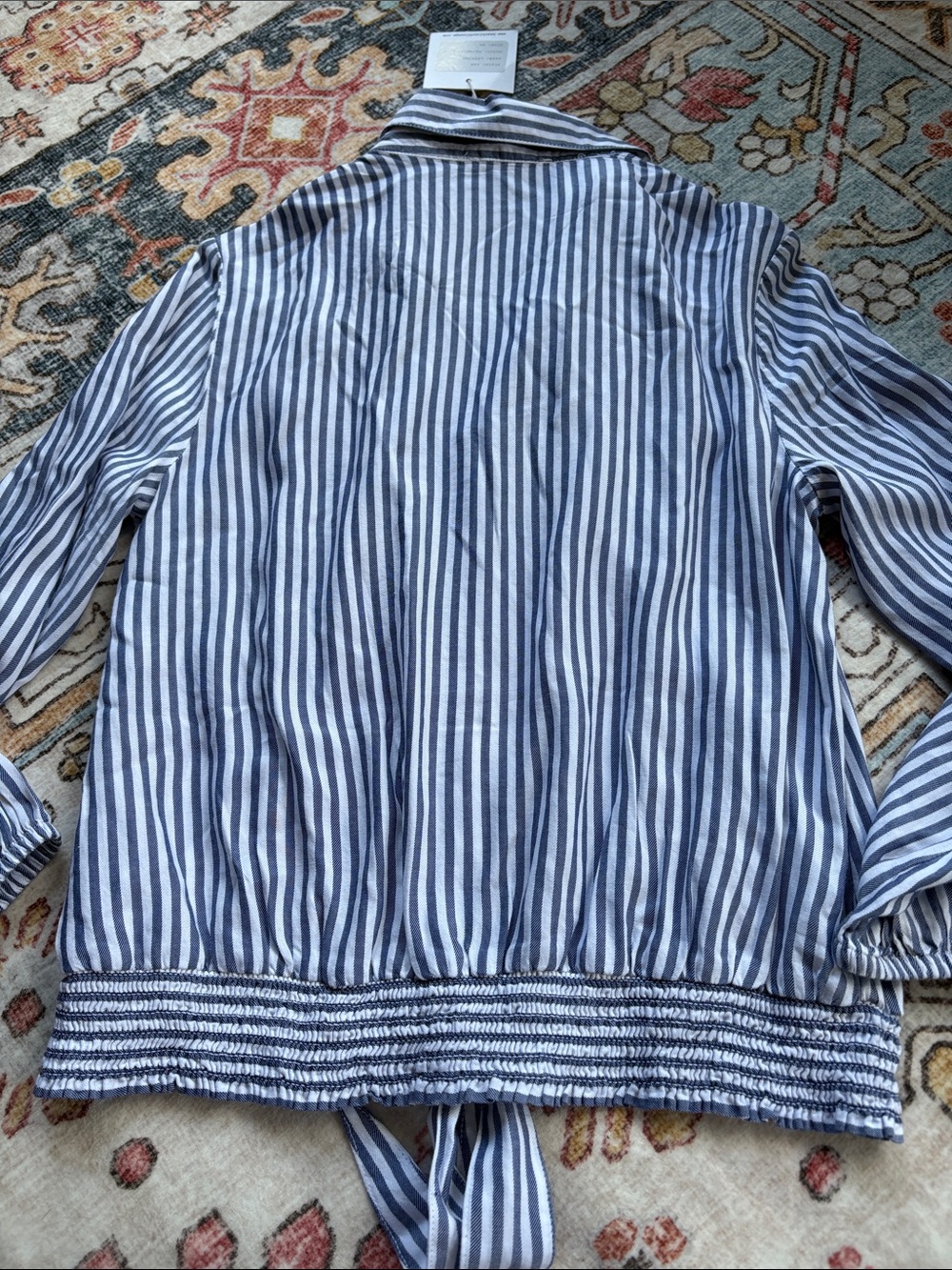 Beachlunchlounge isa majestic blue striped blouse lightweight smocked NWT top - Picture 7 of 8